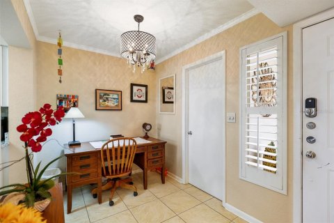 Condo in Saint Petersburg, Florida, 2 bedrooms № 2232520 - photo 7