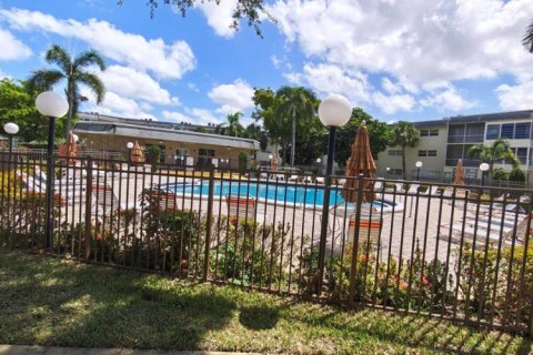Copropriété à vendre à Lauderhill, Floride: 1 chambre, 63.17 m2 № 2087794 - photo 14