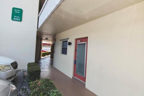 Copropriété à vendre à Lauderhill, Floride: 1 chambre, 63.17 m2 № 2087794 - photo 2