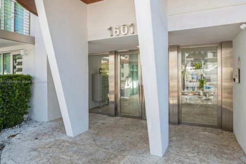 Copropriété à louer à Miami Beach, Floride: 1 chambre, 38.18 m2 № 1940328 - photo 3