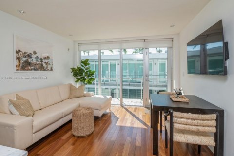 Copropriété à louer à Miami Beach, Floride: 1 chambre, 38.18 m2 № 1940328 - photo 7