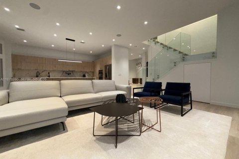 House in Hollywood, Florida 5 bedrooms, 343.55 sq.m. № 1981452 - photo 21