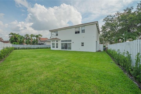 House in Hollywood, Florida 5 bedrooms, 343.55 sq.m. № 1981452 - photo 11