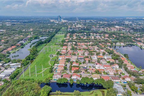 House in Hollywood, Florida 5 bedrooms, 343.55 sq.m. № 1981452 - photo 7