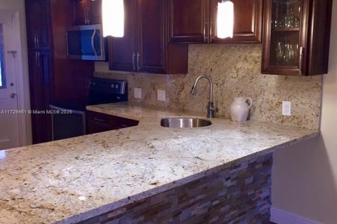 Copropriété à vendre à Pompano Beach, Floride: 3 chambres, 129.13 m2 № 1942823 - photo 25