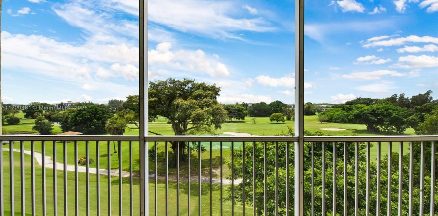 Condo à Pompano Beach, Floride, 3 chambres  № 1942823