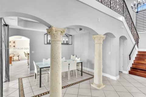 Casa en venta en Miami Lakes, Florida, 5 dormitorios, 268.39 m2 № 1983053 - foto 14