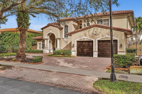 Casa en venta en Miami Lakes, Florida, 5 dormitorios, 268.39 m2 № 1983053 - foto 3