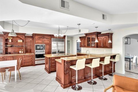 Casa en venta en Miami Lakes, Florida, 5 dormitorios, 268.39 m2 № 1983053 - foto 30