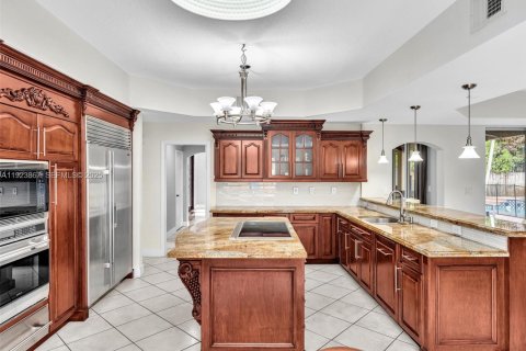 Casa en venta en Miami Lakes, Florida, 5 dormitorios, 268.39 m2 № 1983053 - foto 26