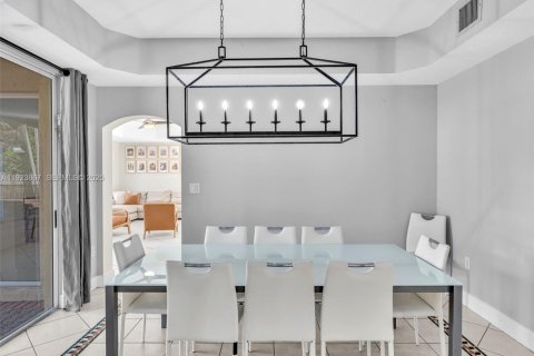 Casa en venta en Miami Lakes, Florida, 5 dormitorios, 268.39 m2 № 1983053 - foto 15