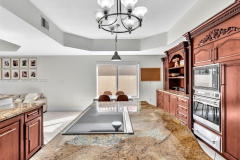 Casa en venta en Miami Lakes, Florida, 5 dormitorios, 268.39 m2 № 1983053 - foto 22