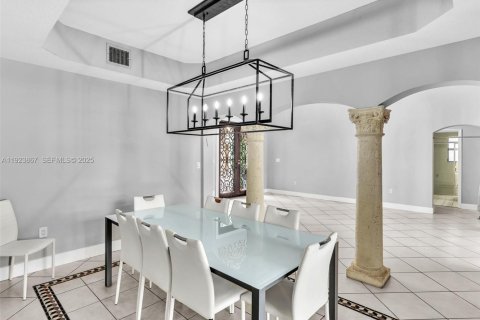 Casa en venta en Miami Lakes, Florida, 5 dormitorios, 268.39 m2 № 1983053 - foto 20