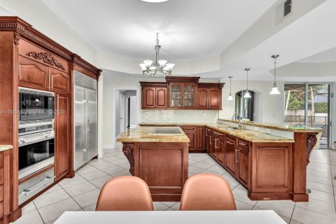 Casa en venta en Miami Lakes, Florida, 5 dormitorios, 268.39 m2 № 1983053 - foto 27