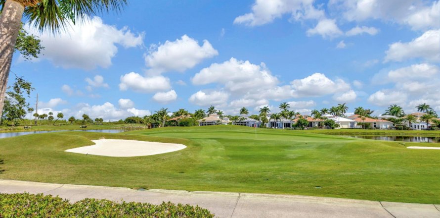 House in Palm Beach Gardens, Florida 3 bedrooms, 237.27 sq.m. № 1208756