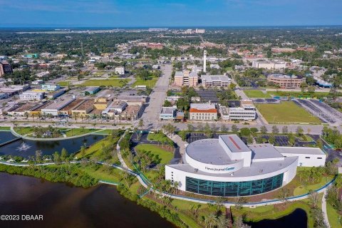 Commercial property in Daytona Beach, Florida 158.4 sq.m. № 1825299 - photo 18