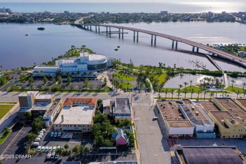 Commercial property in Daytona Beach, Florida 158.4 sq.m. № 1825299 - photo 10