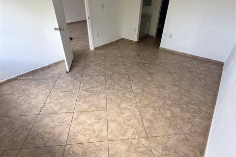 Снять в аренду квартиру в Майами, Флорида 2 спальни, 92.9м2, № 1954842 - фото 18