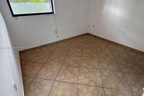 Снять в аренду квартиру в Майами, Флорида 2 спальни, 92.9м2, № 1954842 - фото 26