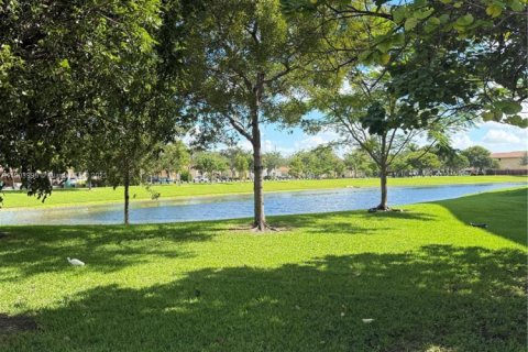 Снять в аренду квартиру в Майами, Флорида 2 спальни, 92.9м2, № 1954842 - фото 9