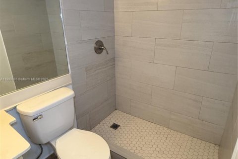 Снять в аренду квартиру в Майами, Флорида 2 спальни, 92.9м2, № 1954842 - фото 27