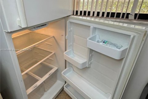 Снять в аренду квартиру в Майами, Флорида 2 спальни, 92.9м2, № 1954842 - фото 14