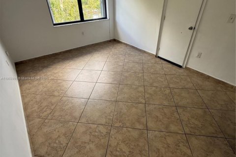 Снять в аренду квартиру в Майами, Флорида 2 спальни, 92.9м2, № 1954842 - фото 19