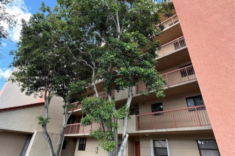 Снять в аренду квартиру в Майами, Флорида 2 спальни, 92.9м2, № 1954842 - фото 7