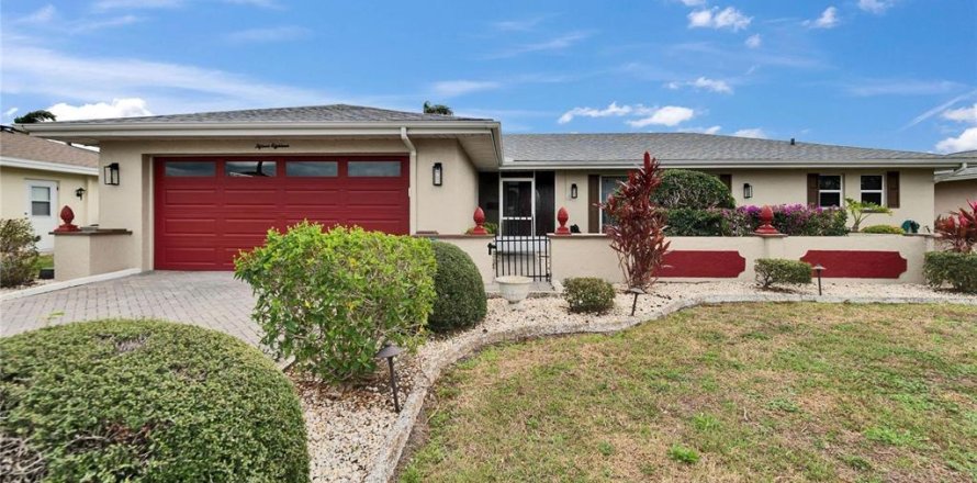 Casa en Sun City Center, Florida 2 dormitorios, 234.86 m2 № 1569703