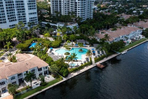 Condo in Aventura, Florida, 2 bedrooms  № 1921860 - photo 29