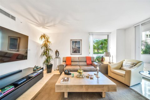 Condo in Aventura, Florida, 2 bedrooms  № 1921860 - photo 19