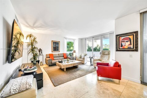 Condo in Aventura, Florida, 2 bedrooms  № 1921860 - photo 1