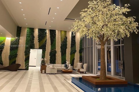 Condo in Miami, Florida  № 1895971 - photo 12