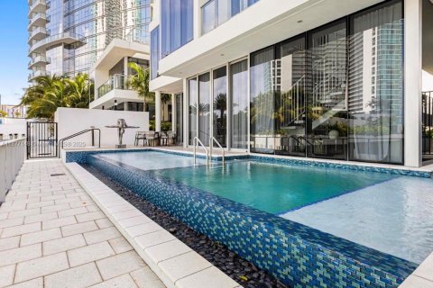 Condo in Miami, Florida  № 1895971 - photo 9