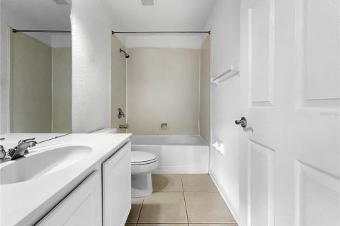 Townhouse in Orlando, Florida 3 bedrooms, 190.82 sq.m. № 2148104 - photo 17