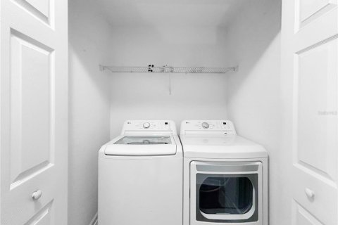 Townhouse in Orlando, Florida 3 bedrooms, 190.82 sq.m. № 2148104 - photo 18