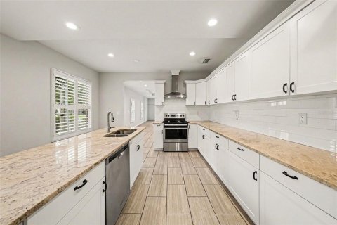 Купить виллу или дом в Тампа, Флорида 3 комнаты, 173.54м2, № 2113619 - фото 16