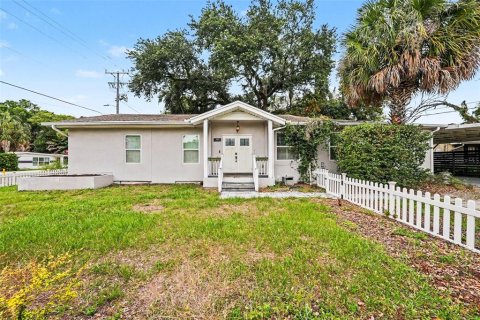 House in Tampa, Florida 3 bedrooms, 173.54 sq.m. № 2113619