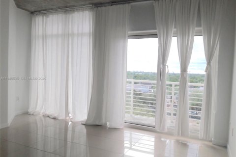 Condo in Miami, Florida, 2 bedrooms  № 2002891 - photo 23