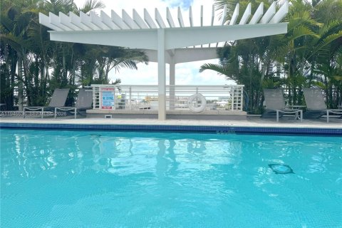 Condo in Miami, Florida, 2 bedrooms  № 2002891 - photo 30
