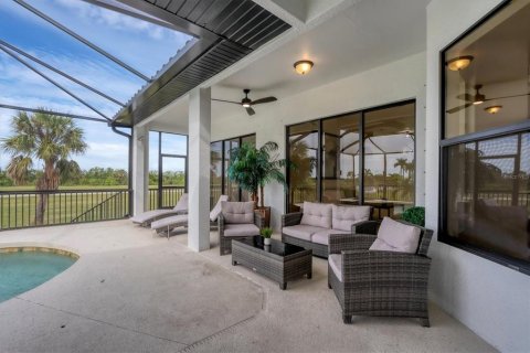 House in Punta Gorda, Florida 4 bedrooms, 229 sq.m. № 2298932 - photo 30