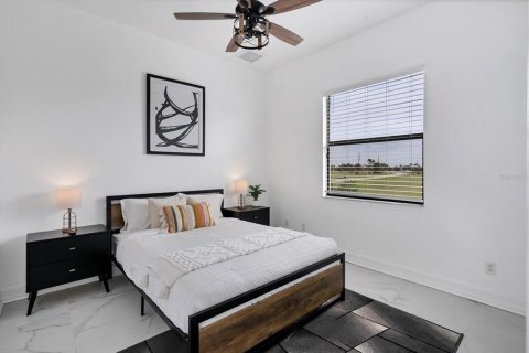 House in Punta Gorda, Florida 4 bedrooms, 229 sq.m. № 2298932 - photo 20