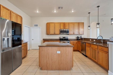 House in Punta Gorda, Florida 4 bedrooms, 229 sq.m. № 2298932 - photo 8