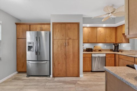 Condo in Bradenton, Florida, 2 bedrooms  № 2214460 - photo 15
