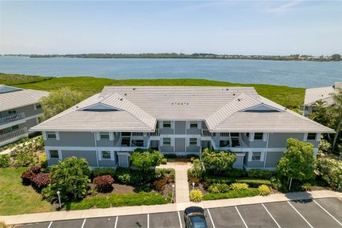 Condo in Bradenton, Florida, 2 bedrooms № 2214460