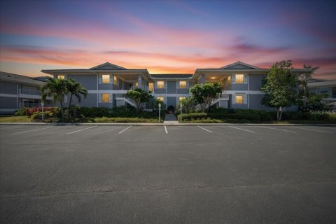 Condo in Bradenton, Florida, 2 bedrooms  № 2214460 - photo 2