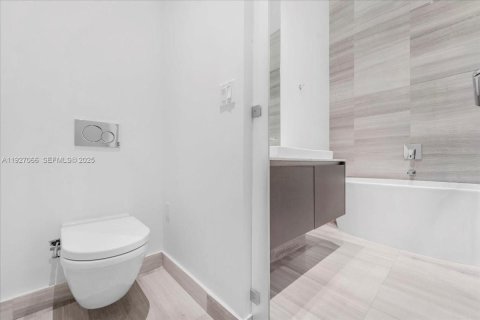 Condominio en venta en Aventura, Florida, 2 dormitorios, 130.06 m2 № 1986184 - foto 20