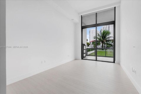 Condominio en venta en Aventura, Florida, 2 dormitorios, 130.06 m2 № 1986184 - foto 7
