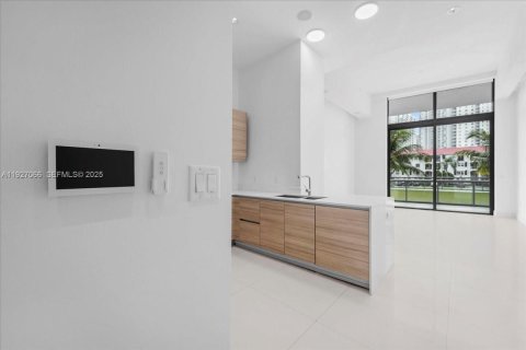 Condominio en venta en Aventura, Florida, 2 dormitorios, 130.06 m2 № 1986184 - foto 1