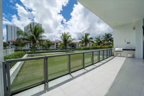Condominio en venta en Aventura, Florida, 2 dormitorios, 130.06 m2 № 1986184 - foto 2
